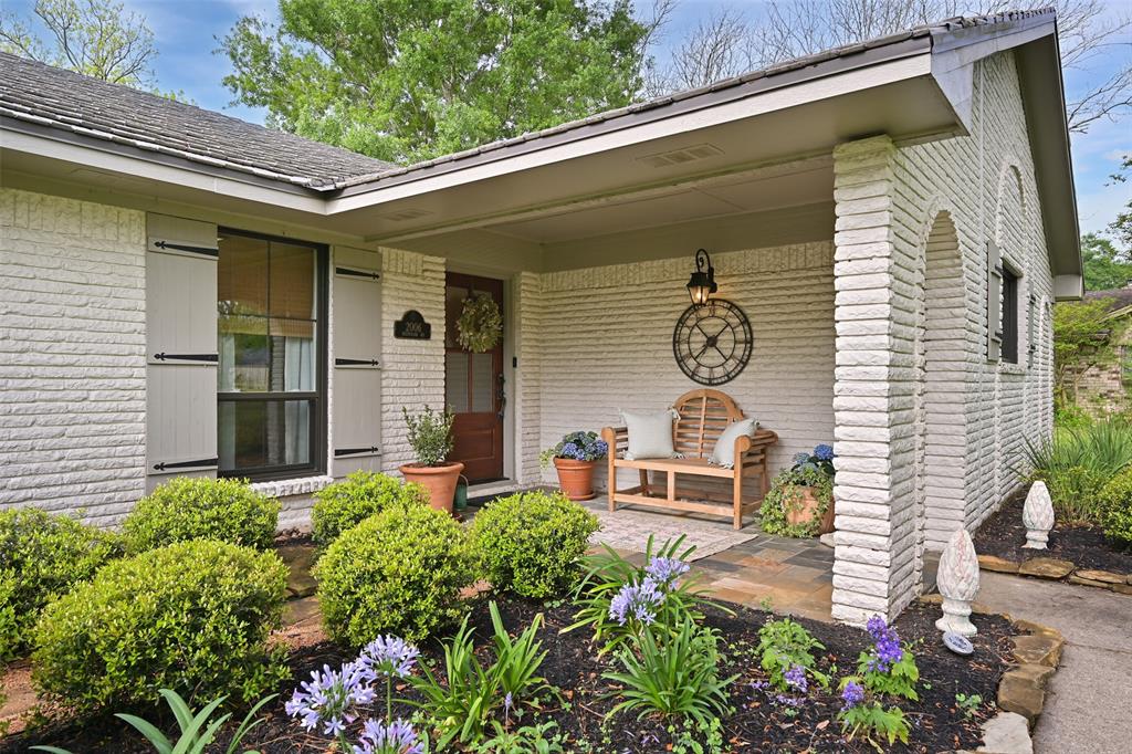 2006 Deepbrook Drive, Pearland, Texas image 2