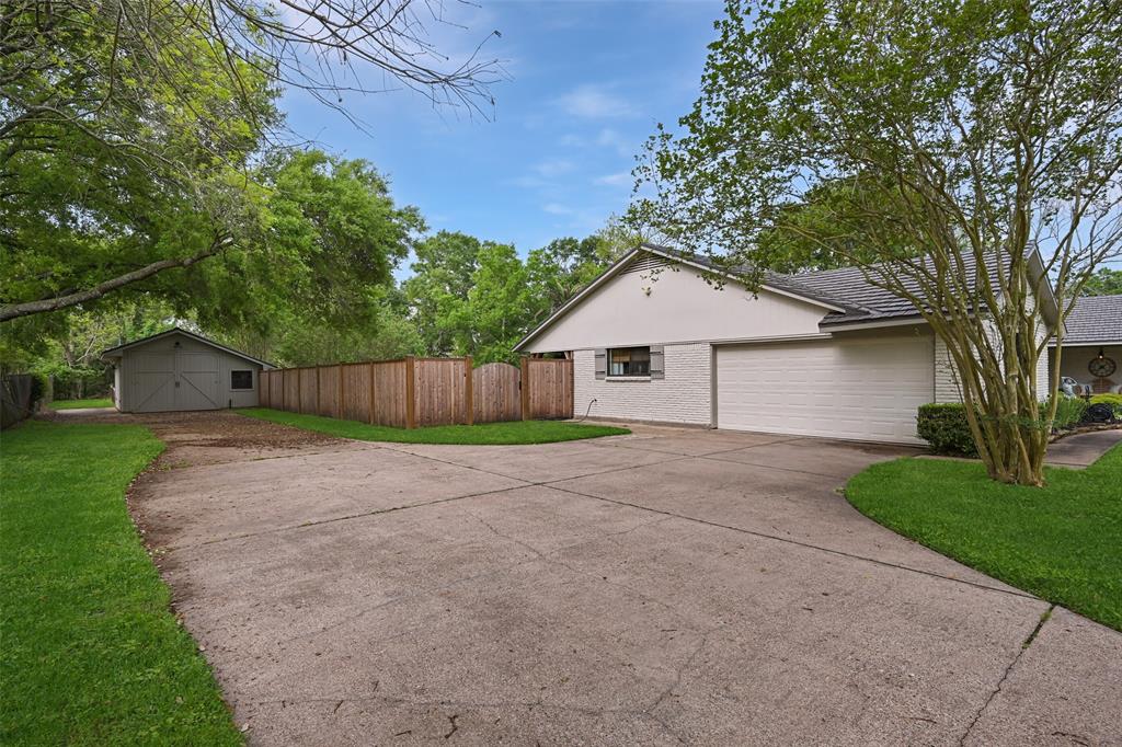 2006 Deepbrook Drive, Pearland, Texas image 39