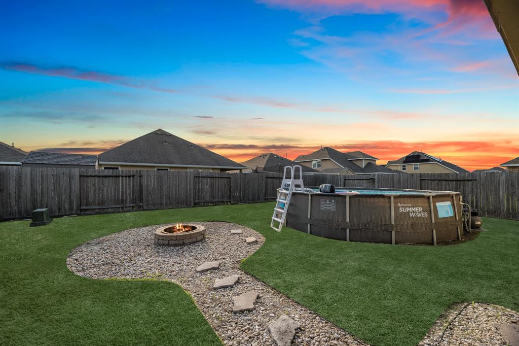 8315 Egret Bay Circle, Baytown, Texas image 9