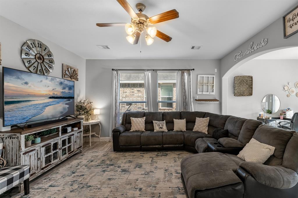 8315 Egret Bay Circle, Baytown, Texas image 14