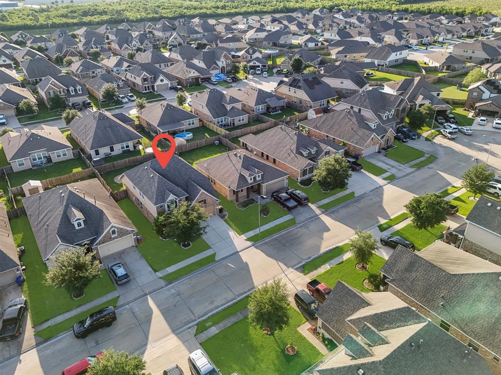 8315 Egret Bay Circle, Baytown, Texas image 5