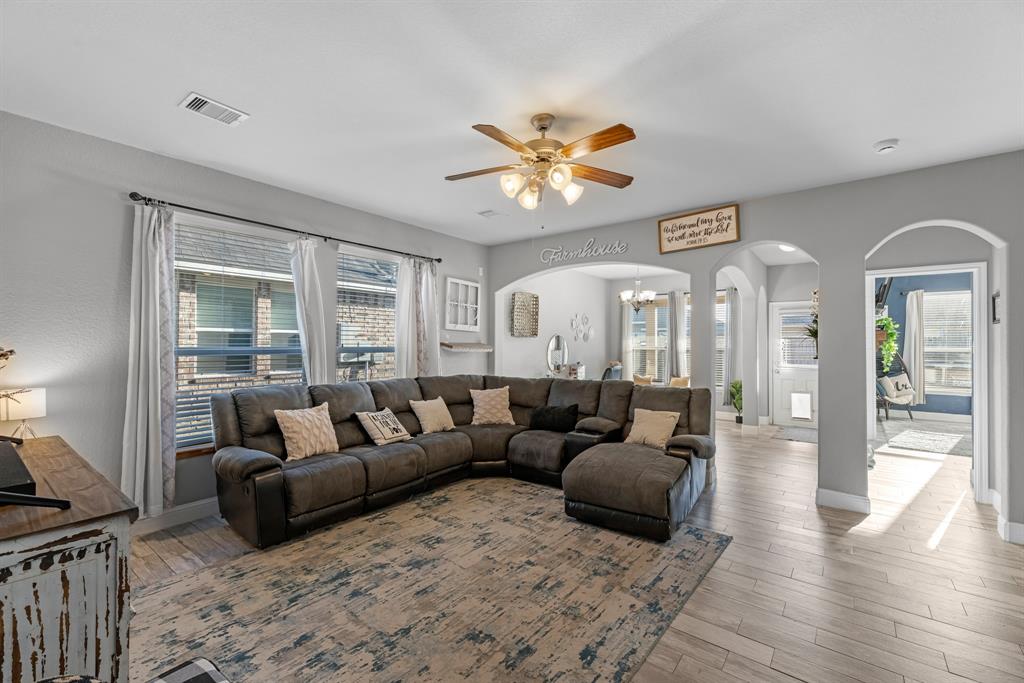8315 Egret Bay Circle, Baytown, Texas image 13