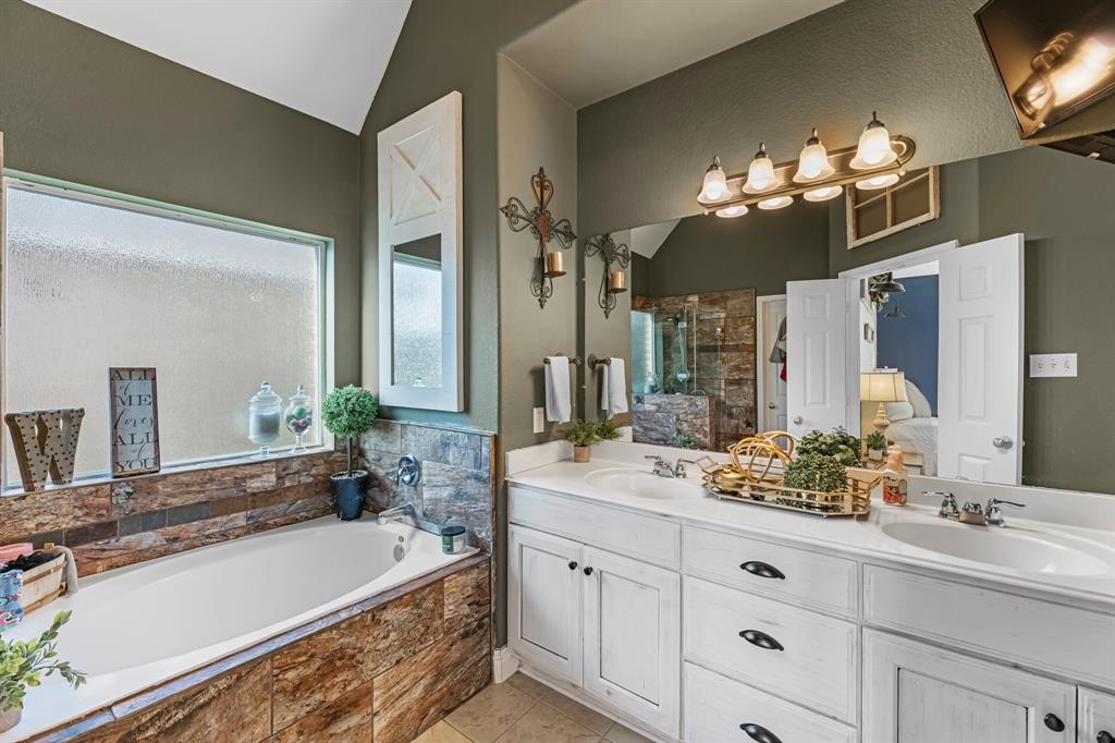 8315 Egret Bay Circle, Baytown, Texas image 24