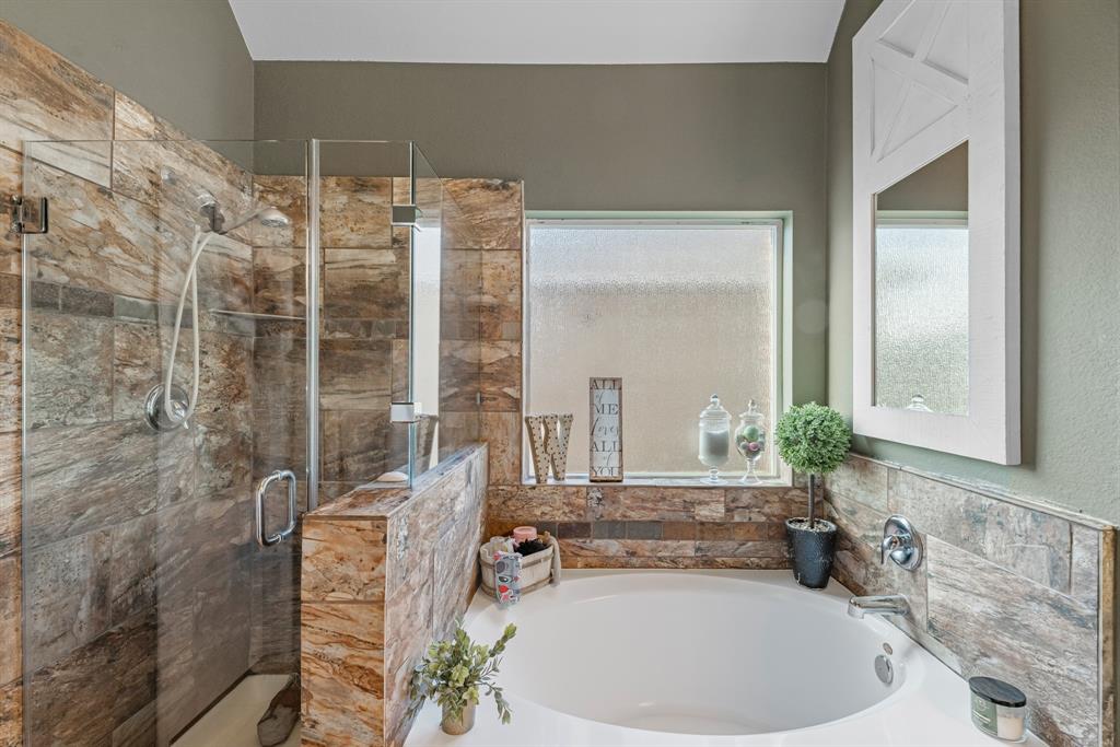 8315 Egret Bay Circle, Baytown, Texas image 25