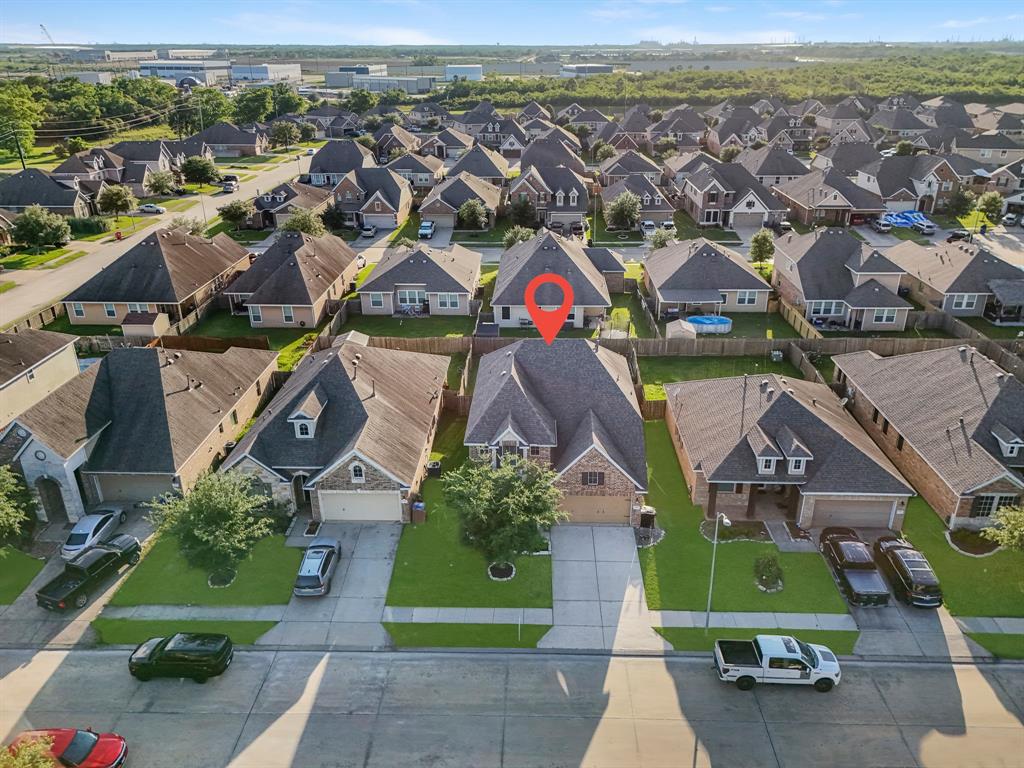 8315 Egret Bay Circle, Baytown, Texas image 4