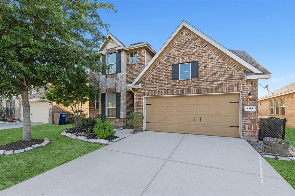 8315 Egret Bay Circle, Baytown, Texas image 2