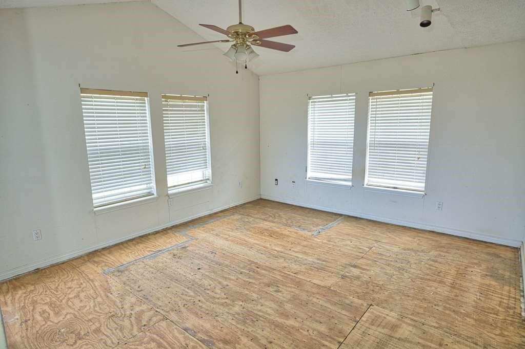 684 Blue Water Boulevard, Sargent, Texas image 17