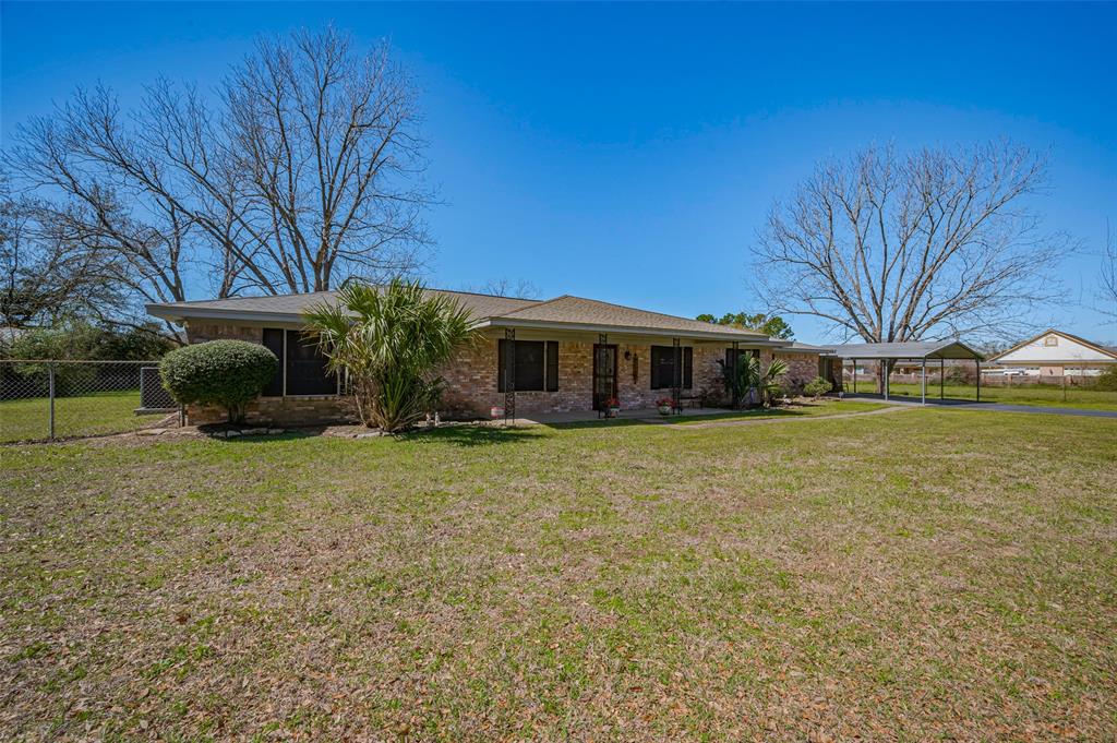 26003 Fountaine Bleau Drive, Tomball, Texas image 3