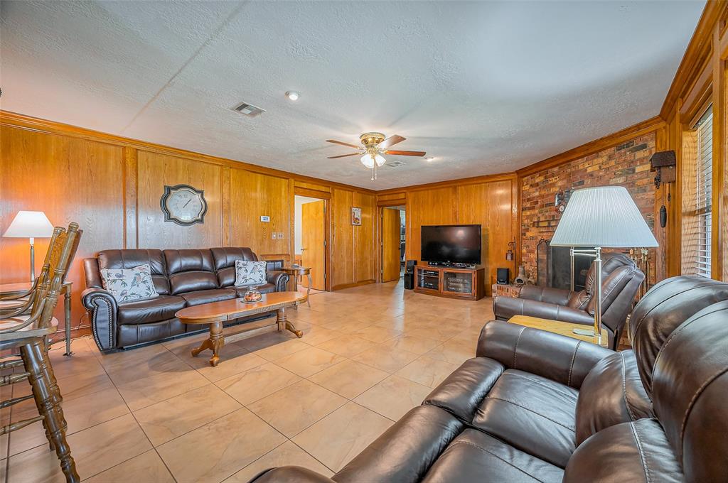 26003 Fountaine Bleau Drive, Tomball, Texas image 10