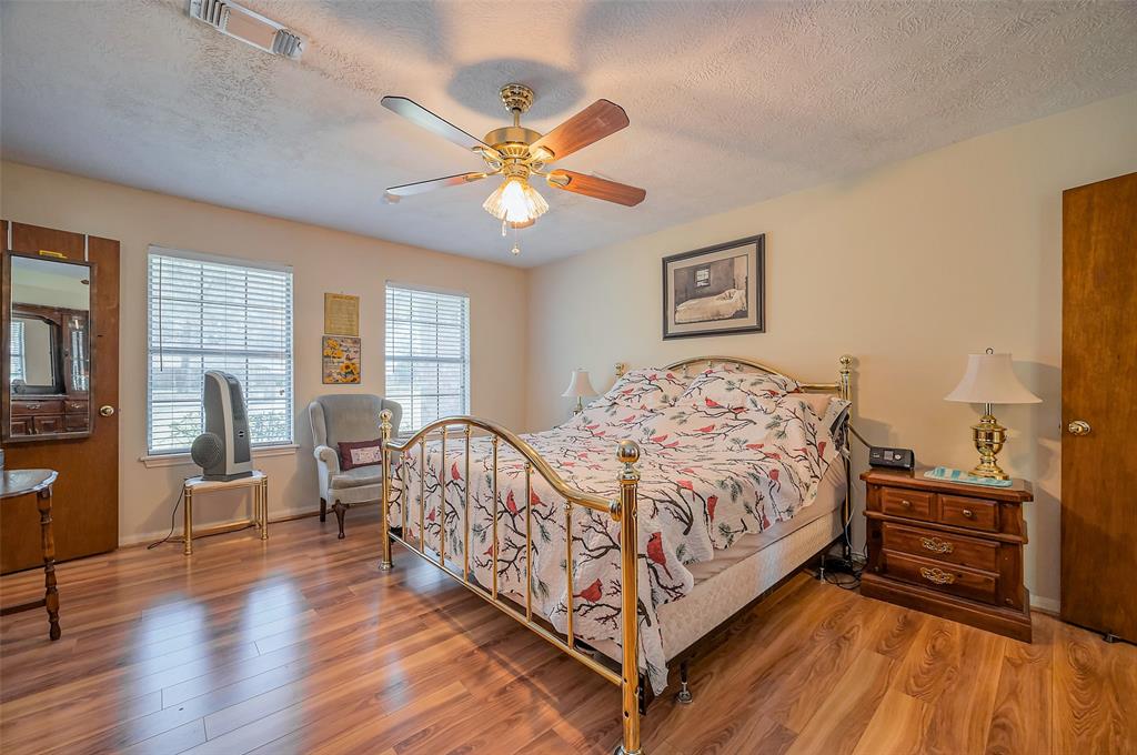 26003 Fountaine Bleau Drive, Tomball, Texas image 13