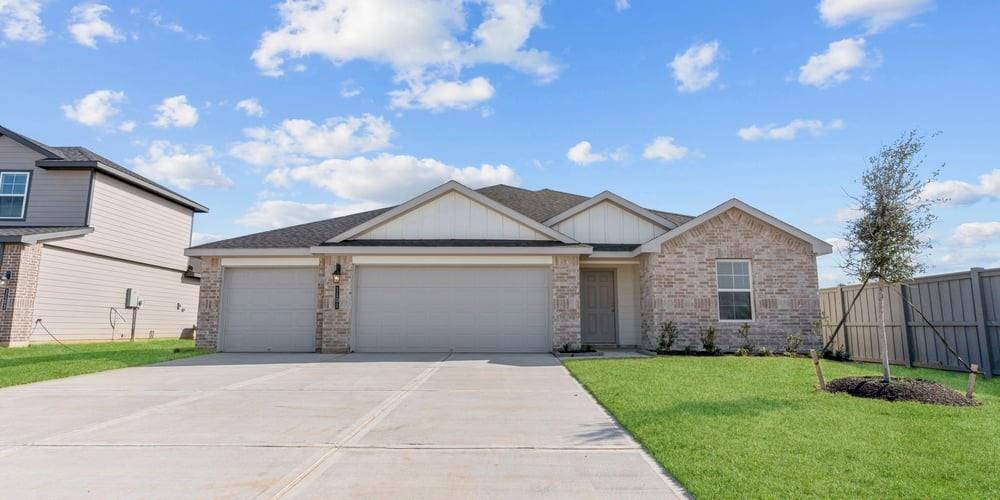 2010 Stoney Bay Circle Cir, Sealy, Texas image 2