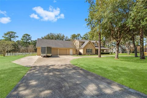 Single Family Residence in Magnolia TX 22202 Timber Ridge Drive 4.jpg
