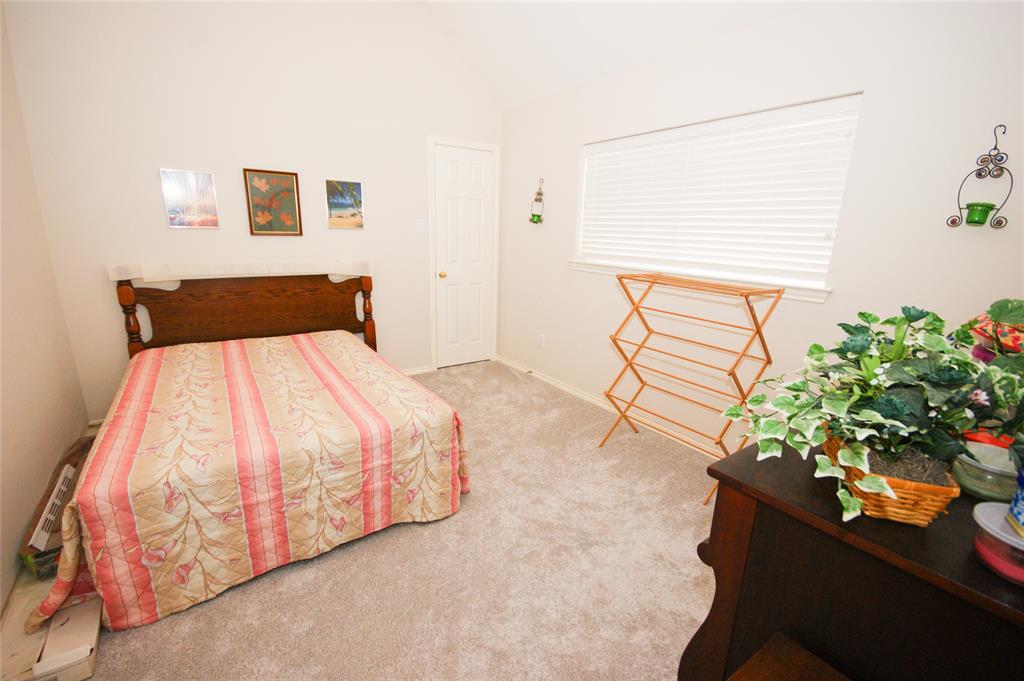 3006 Autumn Hills Court, Friendswood, Texas image 13