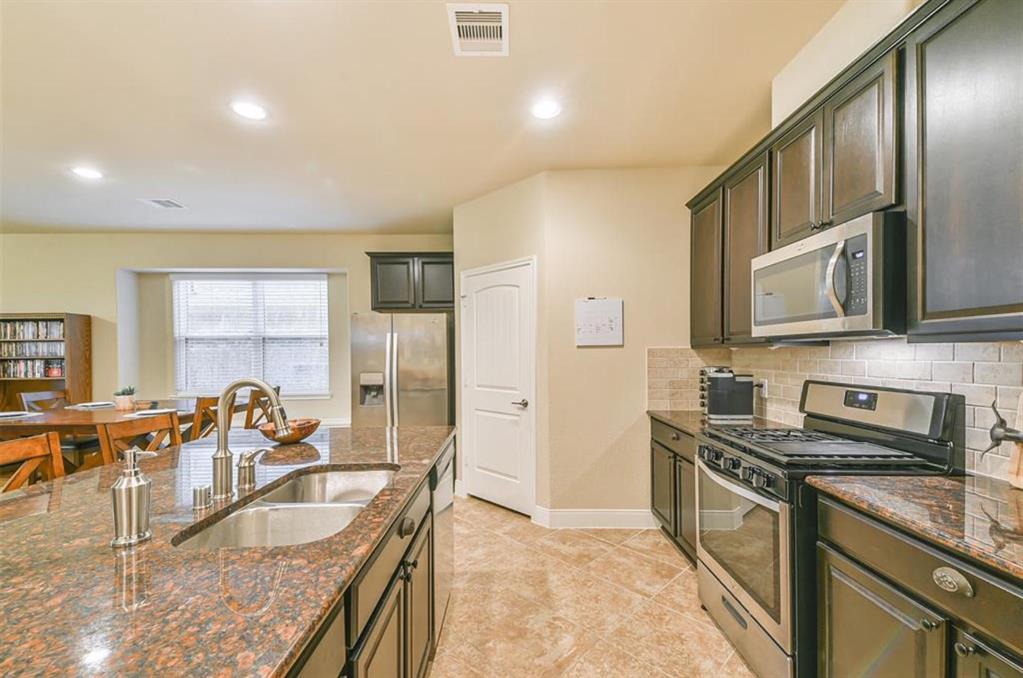 3219 Sunflower Drive, Texas City, Texas image 4