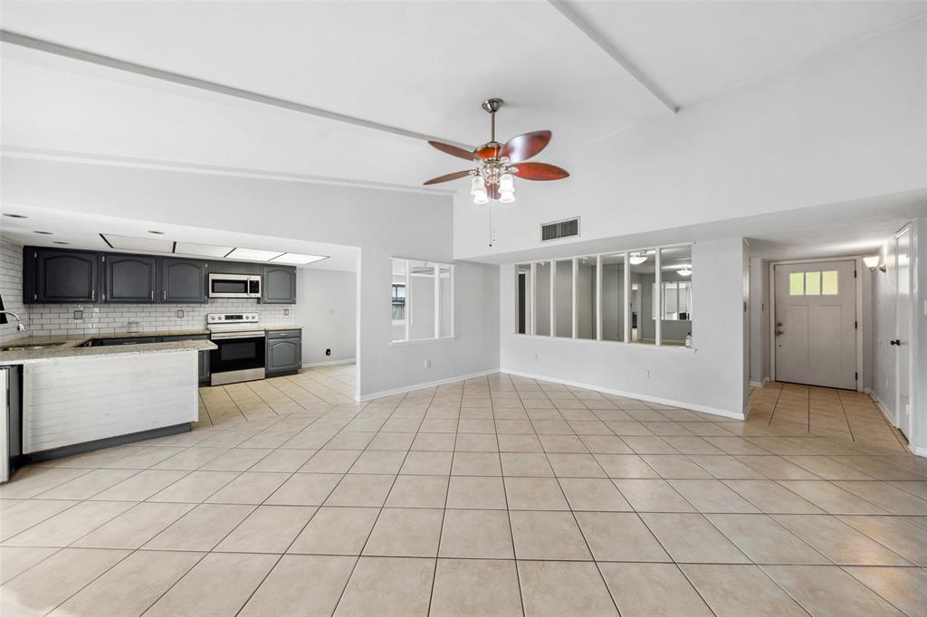 2702 Pheasant Run