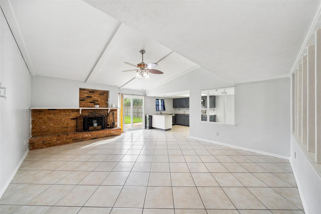 2702 Pheasant Run