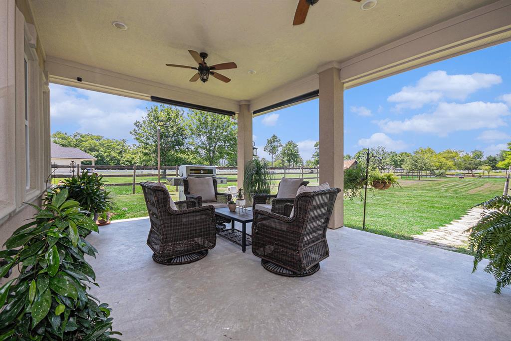1827 E Cedar Bayou Lynchburg Road, Baytown, Texas image 25
