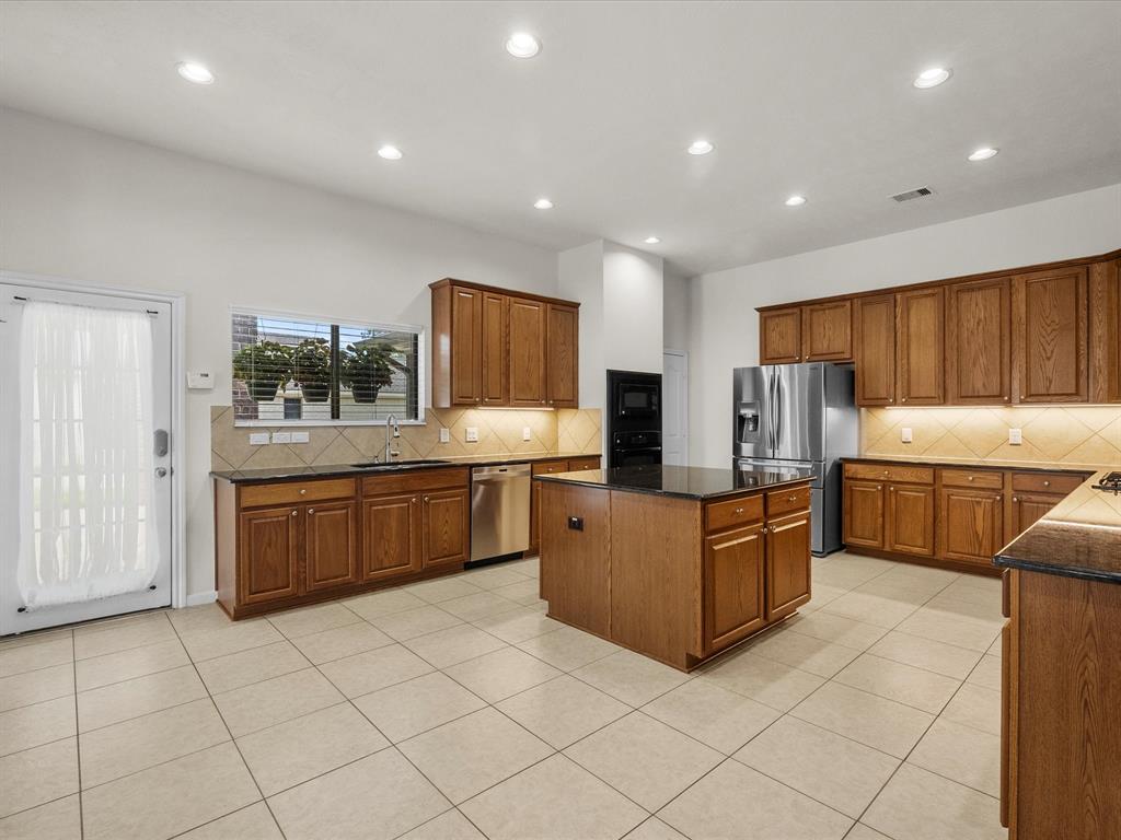 3606 Pinto Trail, Manvel, Texas image 33