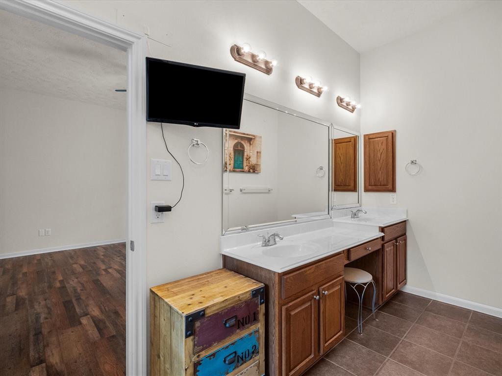 3606 Pinto Trail, Manvel, Texas image 40