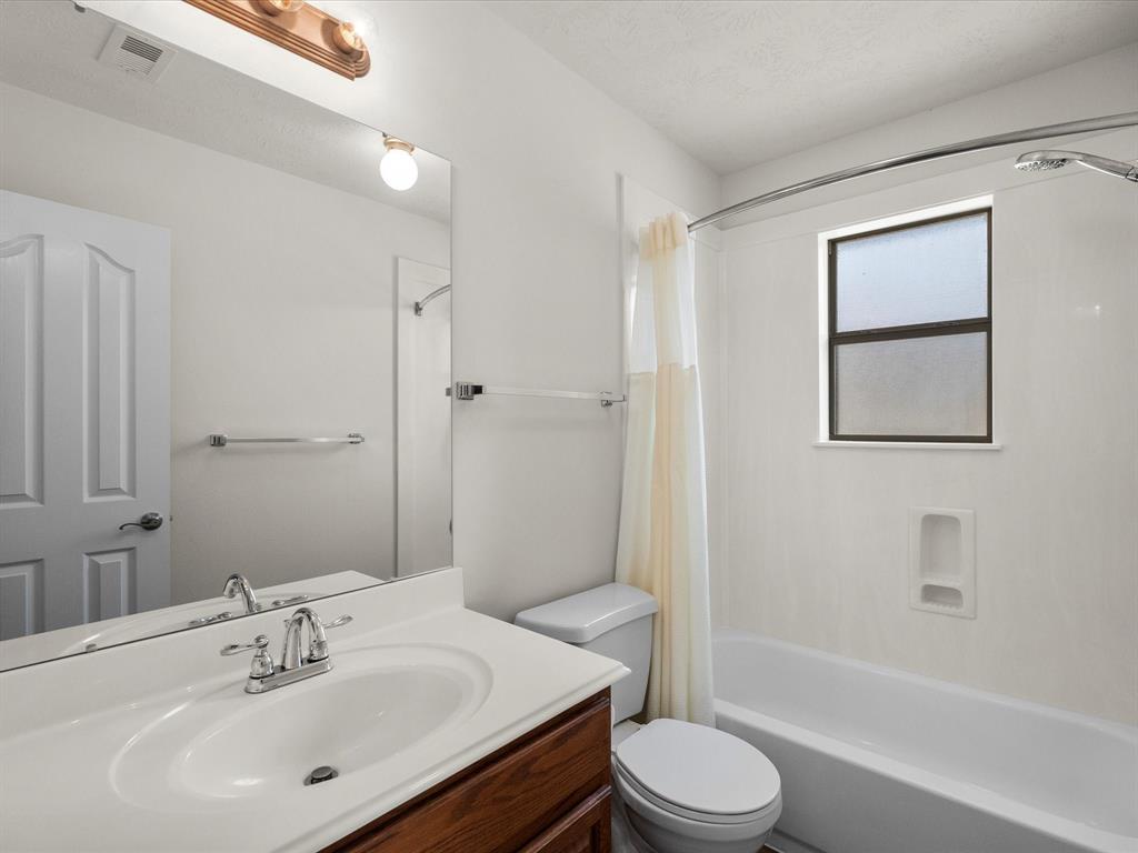 3606 Pinto Trail, Manvel, Texas image 18