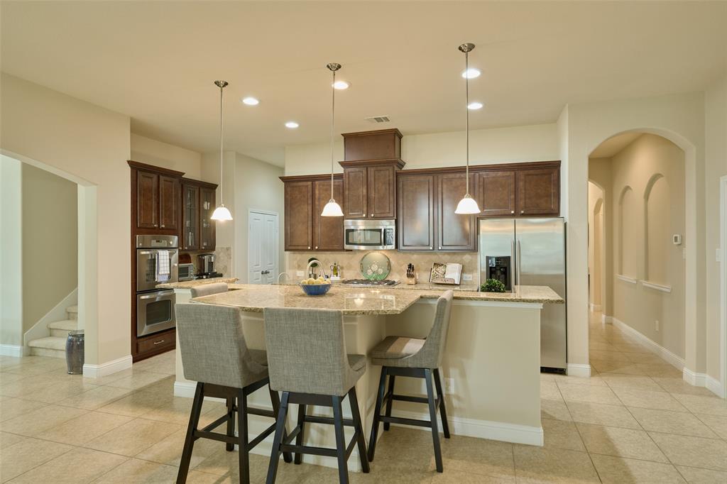 38 S Pinto Point Circle, The Woodlands, Texas image 10
