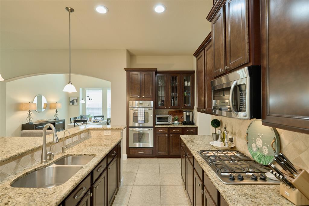 38 S Pinto Point Circle, The Woodlands, Texas image 13