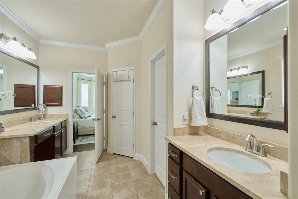 38 S Pinto Point Circle, The Woodlands, Texas image 28