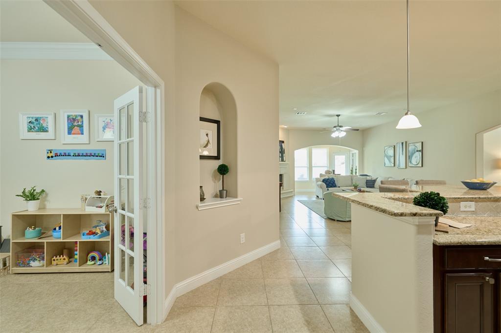 38 S Pinto Point Circle, The Woodlands, Texas image 7