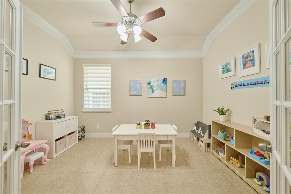 38 S Pinto Point Circle, The Woodlands, Texas image 8
