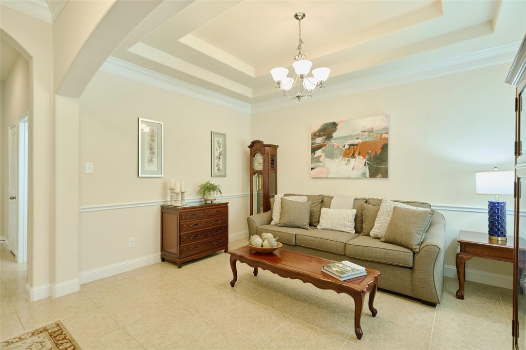 38 S Pinto Point Circle, The Woodlands, Texas image 4