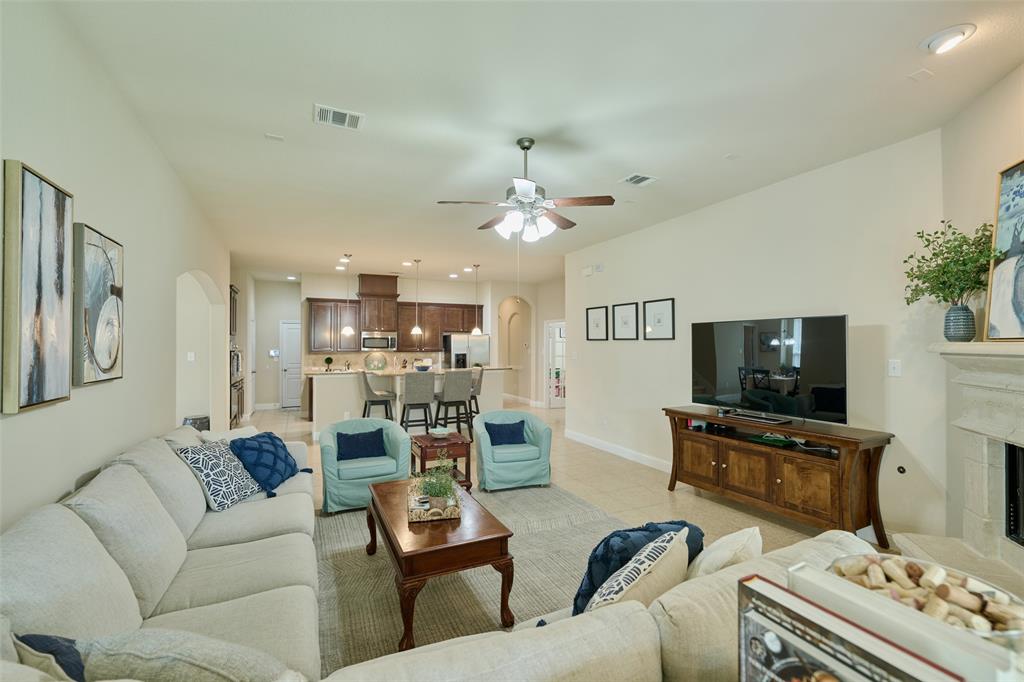 38 S Pinto Point Circle, The Woodlands, Texas image 23