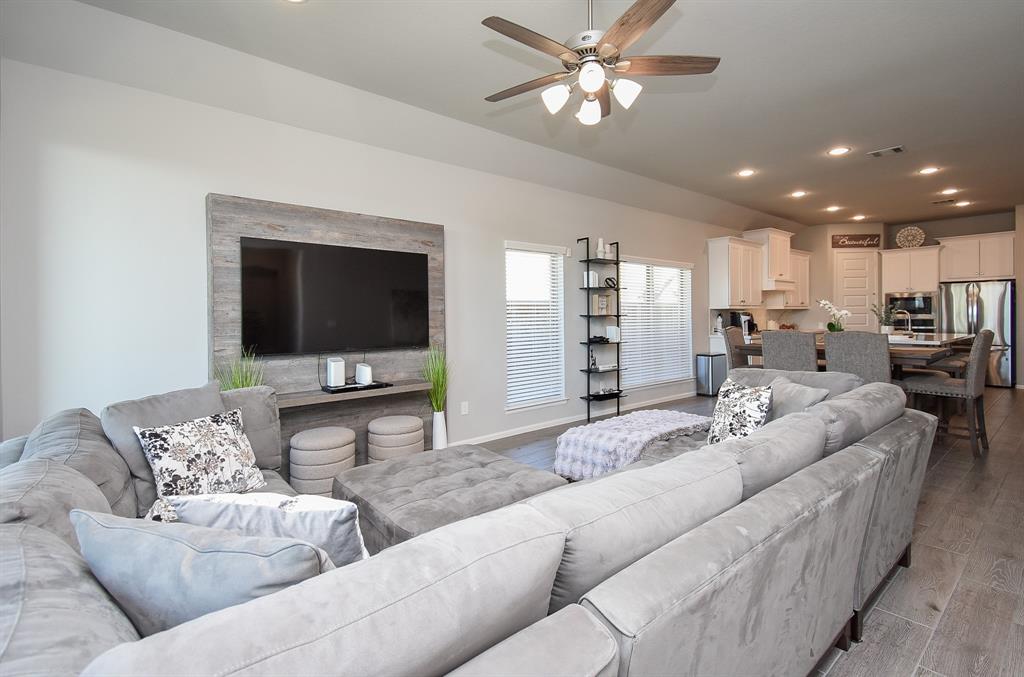 31443 Splitting Willow Way, Fulshear, Texas image 17