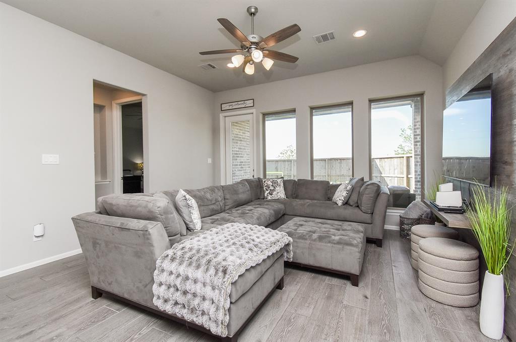 31443 Splitting Willow Way, Fulshear, Texas image 16