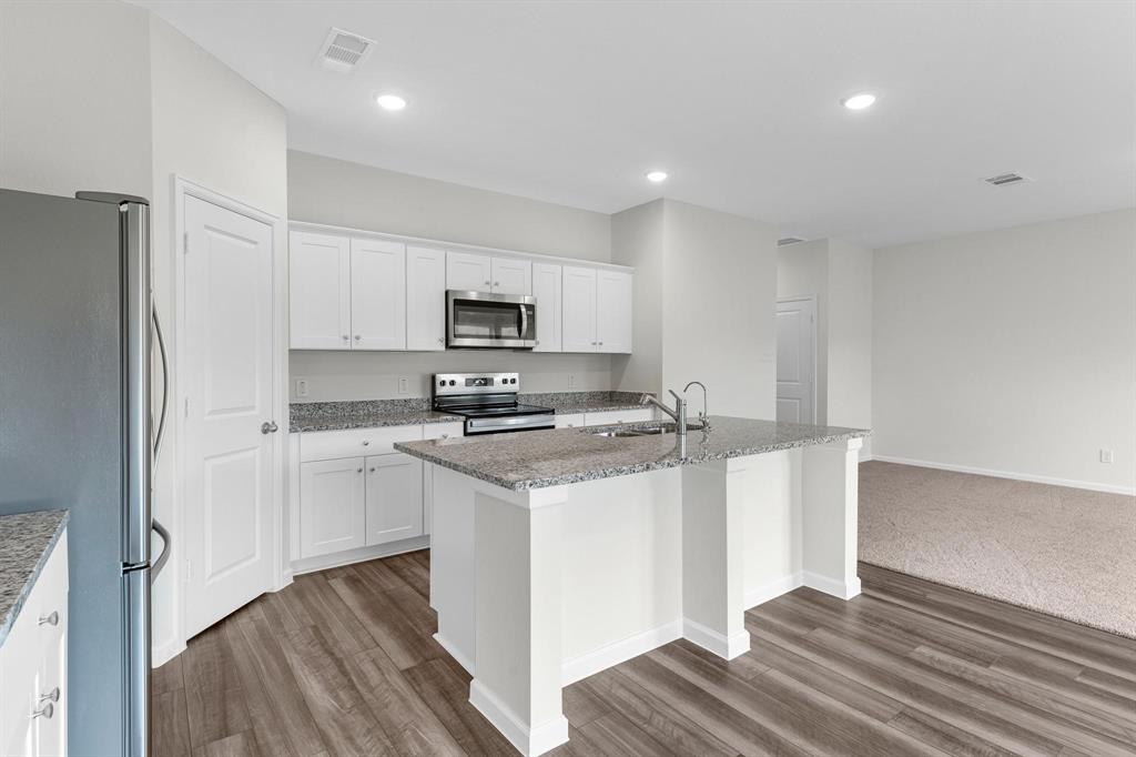 18637 Hunter William Way, New Caney, Texas image 4