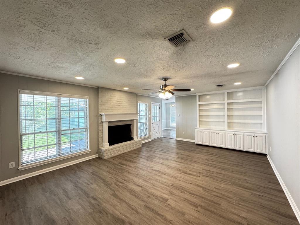 1421 Green Briar Drive, Huntsville, Texas image 5