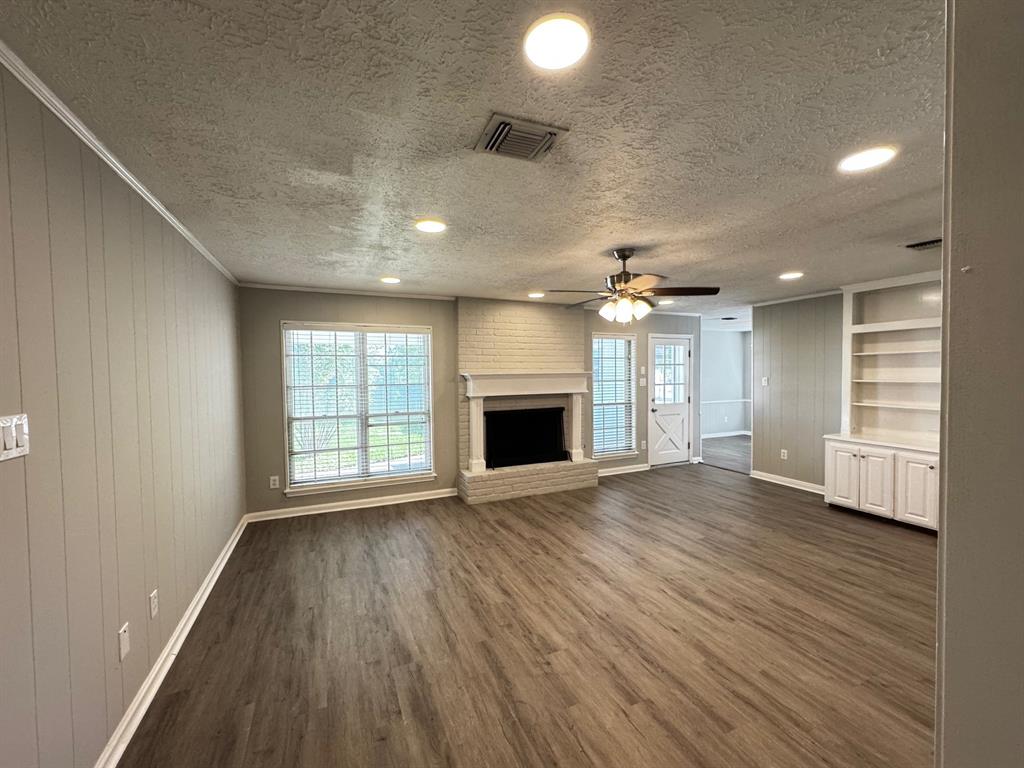 1421 Green Briar Drive, Huntsville, Texas image 4