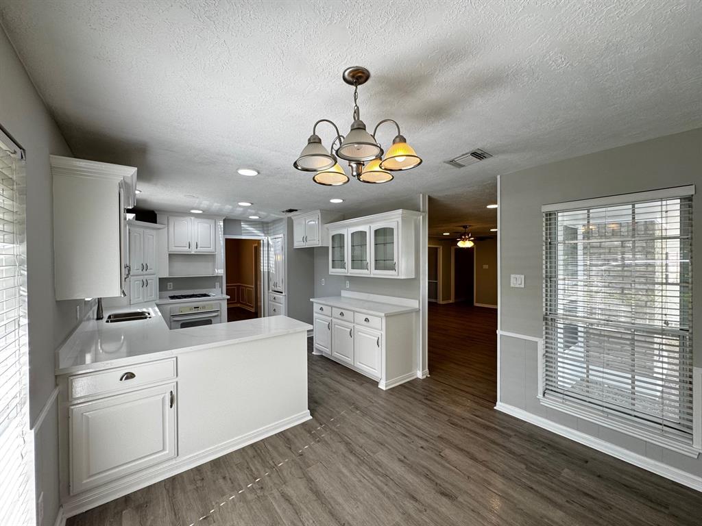 1421 Green Briar Drive, Huntsville, Texas image 8