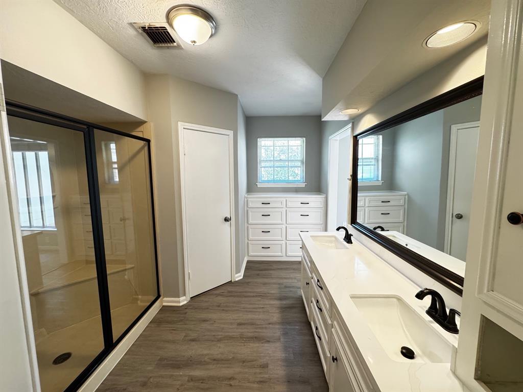 1421 Green Briar Drive, Huntsville, Texas image 21