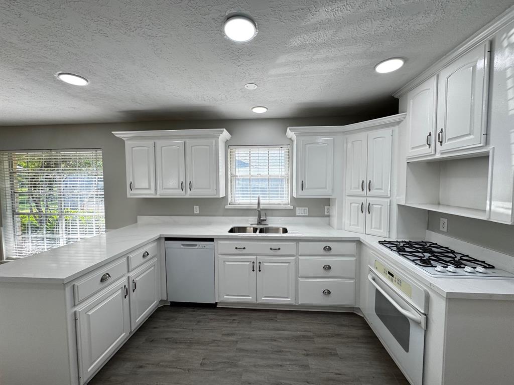 1421 Green Briar Drive, Huntsville, Texas image 12