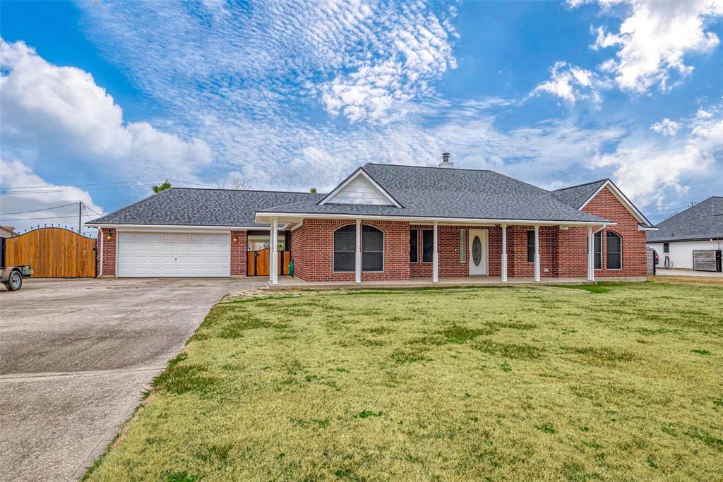 1810 Parker Place Drive, Baytown, Texas image 2