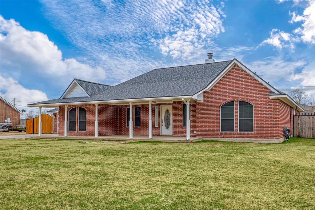 1810 Parker Place Drive, Baytown, Texas image 3