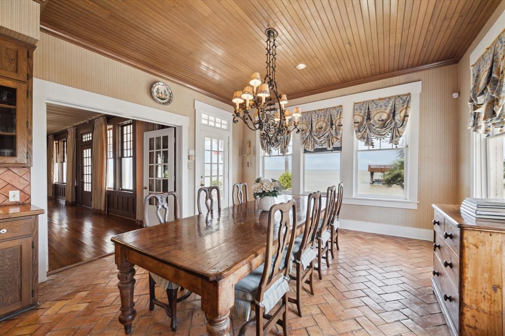 102 S R Street, La Porte, Texas image 32