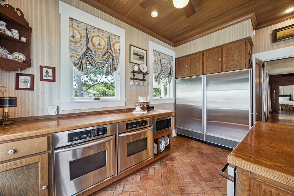 102 S R Street, La Porte, Texas image 31