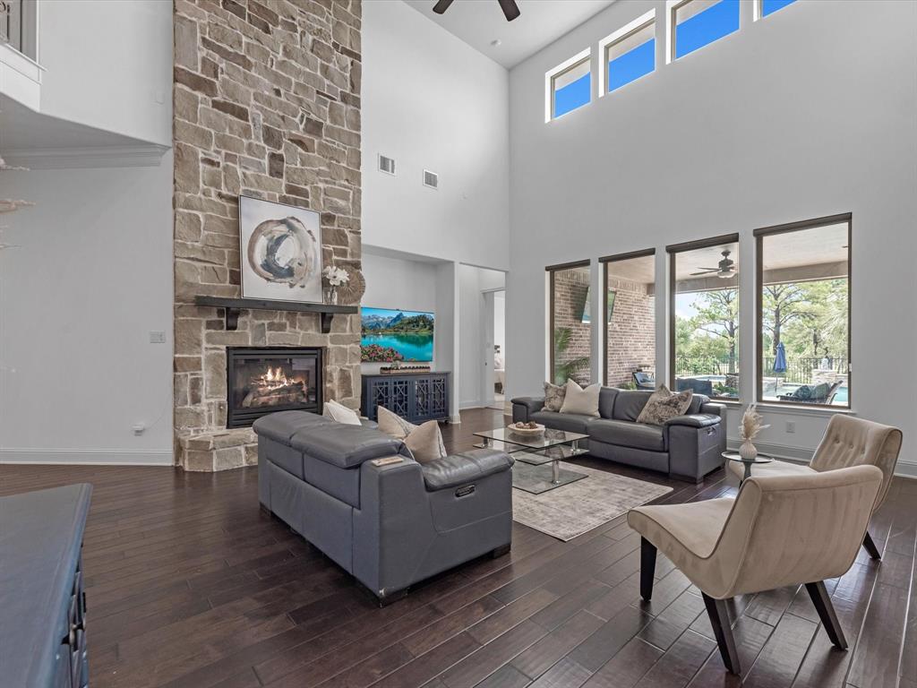 19003 Cove Manor Drive, Cypress, Texas image 9