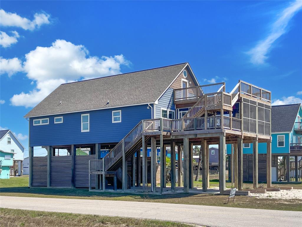 322 Sun Dial Street, Surfside Beach, Texas image 1