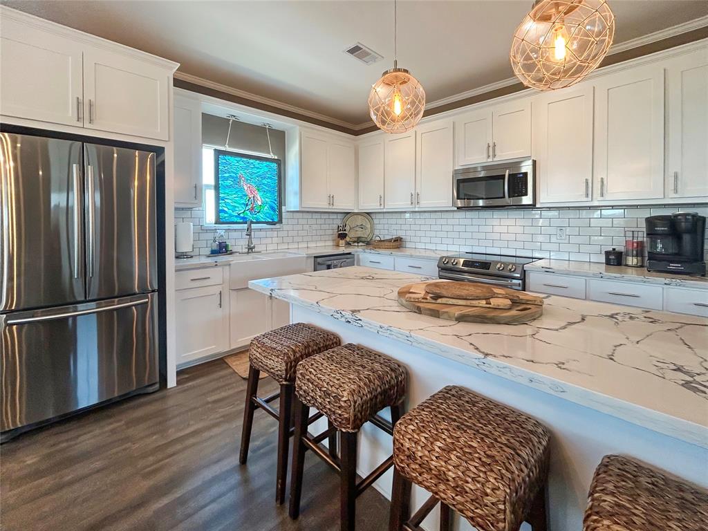 322 Sun Dial Street, Surfside Beach, Texas image 9