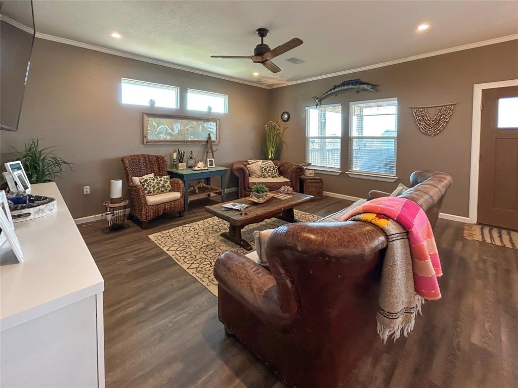 322 Sun Dial Street, Surfside Beach, Texas image 7