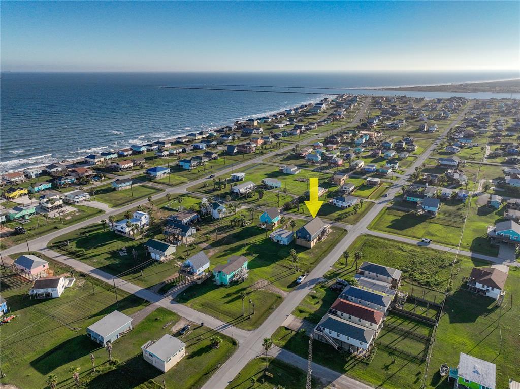 322 Sun Dial Street, Surfside Beach, Texas image 2