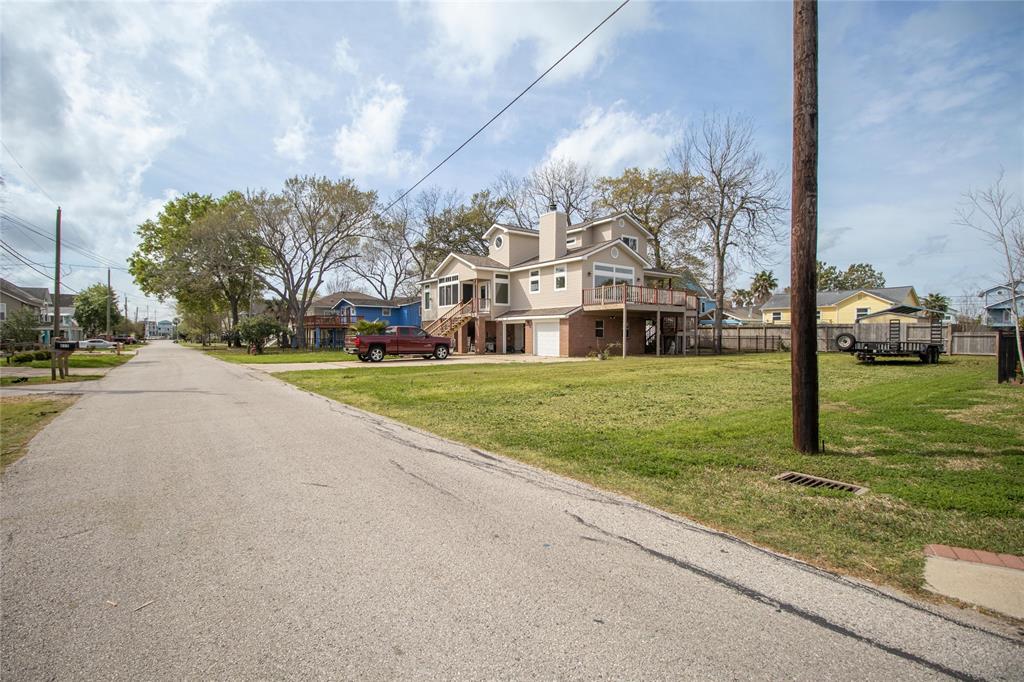 Oak Road, Clear Lake Shores, Texas image 2