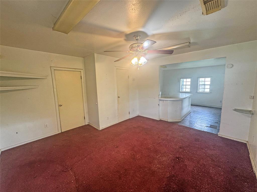 201 Luciana Street, Clute, Texas image 8